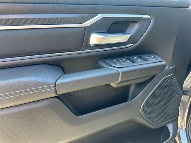 Photo of 2025 Granite Crystal Metallic Clearcoat RAM 1500