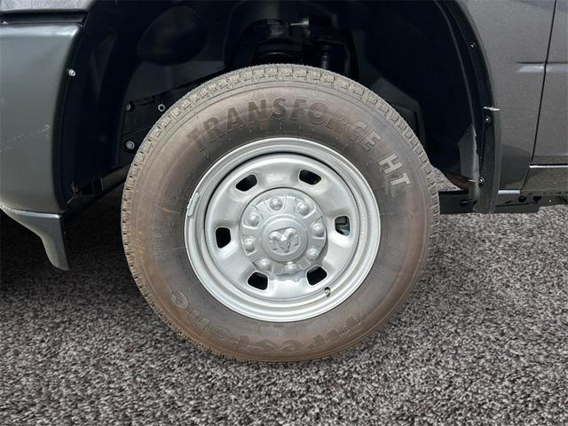 Photo of 2024 Granite Crystal Metallic Clearcoat RAM 2500