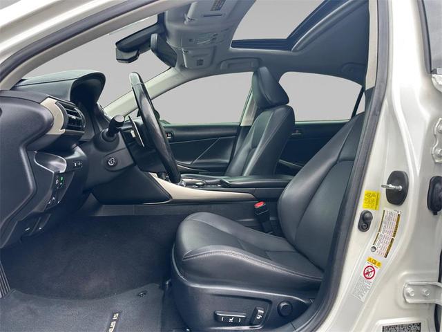 Photo of 2018 Ultra White Lexus IS 300