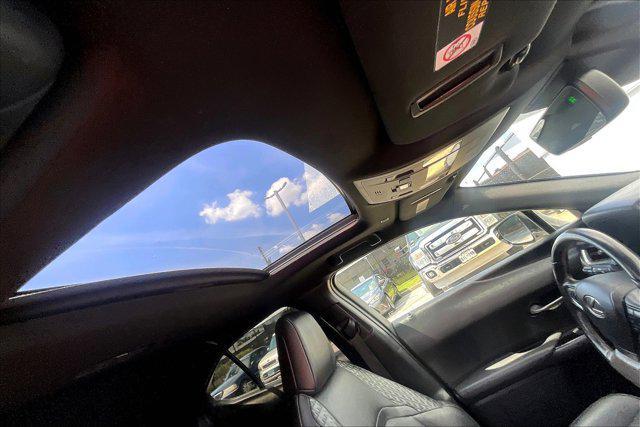 Photo of 2019 Eminent White Pearl Lexus UX 200