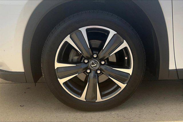 Photo of 2019 Eminent White Pearl Lexus UX 200