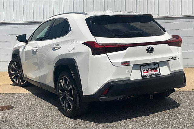 Photo of 2019 Eminent White Pearl Lexus UX 200