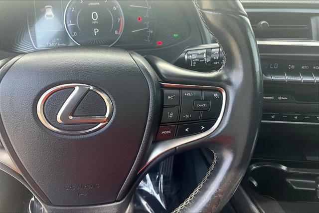 Photo of 2019 Eminent White Pearl Lexus UX 200