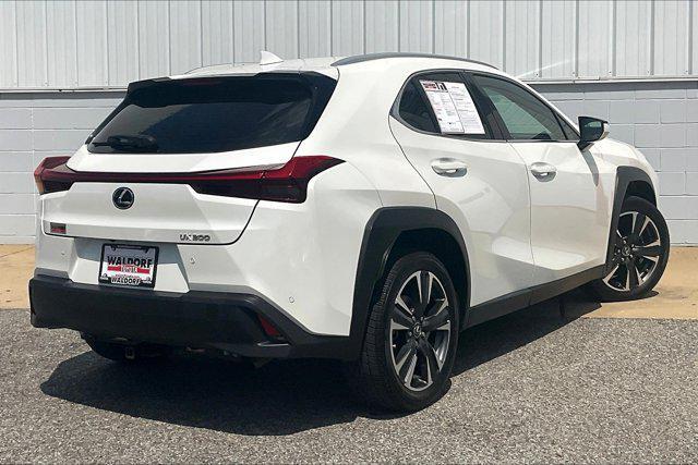 Photo of 2019 Eminent White Pearl Lexus UX 200