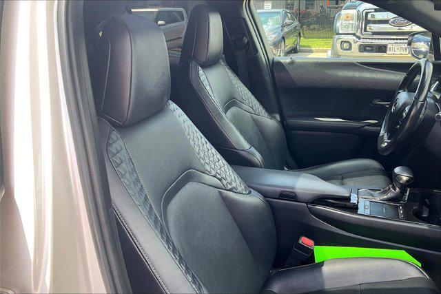 Photo of 2019 Eminent White Pearl Lexus UX 200