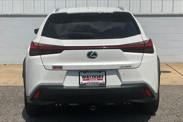 Photo of 2019 Eminent White Pearl Lexus UX 200