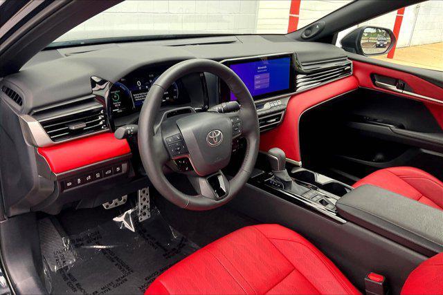 Photo of 2025 Midnight Black Metallic Toyota Camry