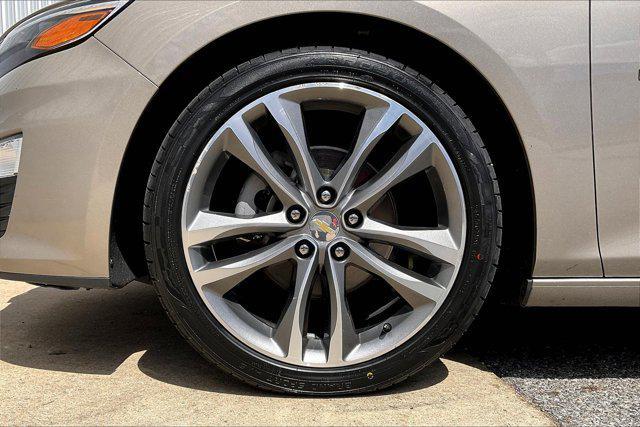 Photo of 2022 Mineral Gray Metallic Chevrolet Malibu
