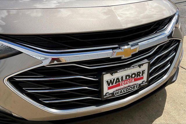 Photo of 2022 Mineral Gray Metallic Chevrolet Malibu