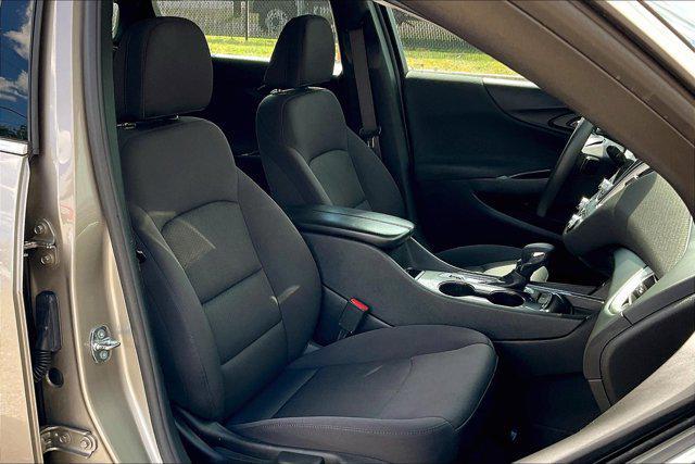 Photo of 2022 Mineral Gray Metallic Chevrolet Malibu