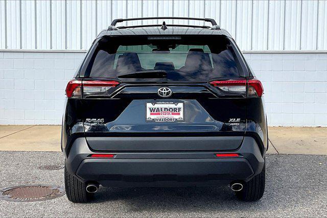 Photo of 2021 Midnight Black Metallic Toyota RAV4