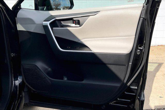 Photo of 2021 Midnight Black Metallic Toyota RAV4