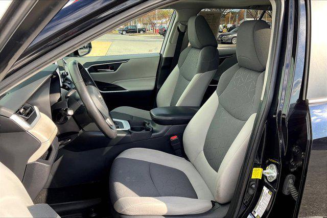 Photo of 2021 Midnight Black Metallic Toyota RAV4