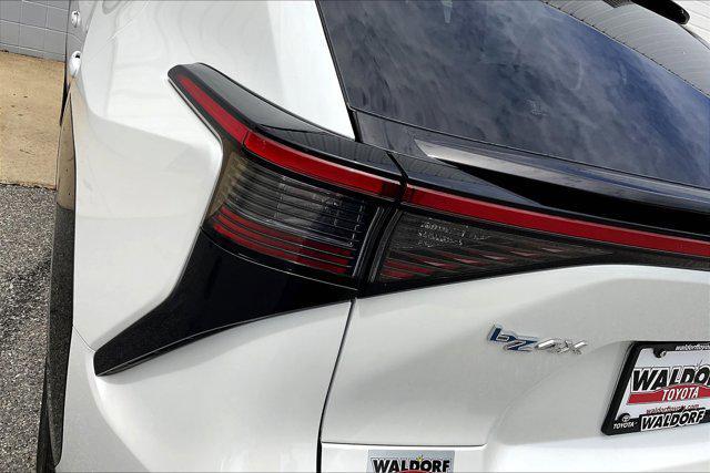 Photo of 2024 Wind Chill Pearl w/Black Roof Toyota bZ4X