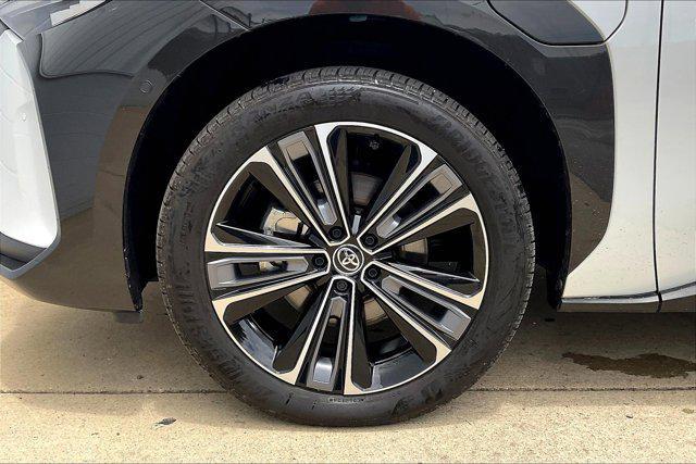 Photo of 2024 Wind Chill Pearl w/Black Roof Toyota bZ4X