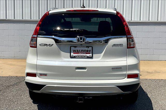 Photo of 2016 White Diamond Pearl Honda CR-V