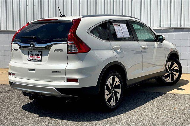 Photo of 2016 White Diamond Pearl Honda CR-V