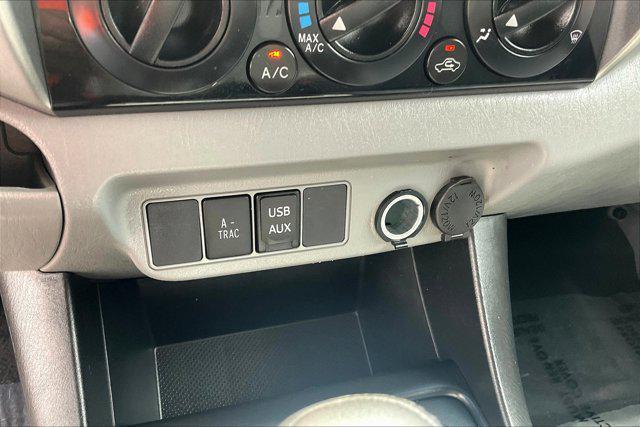 Photo of 2014 Magnetic Gray Metallic Toyota Tacoma