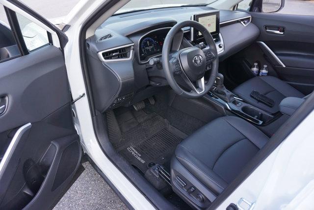 Photo of 2025 Wind Chill Pearl Toyota Corolla Cross