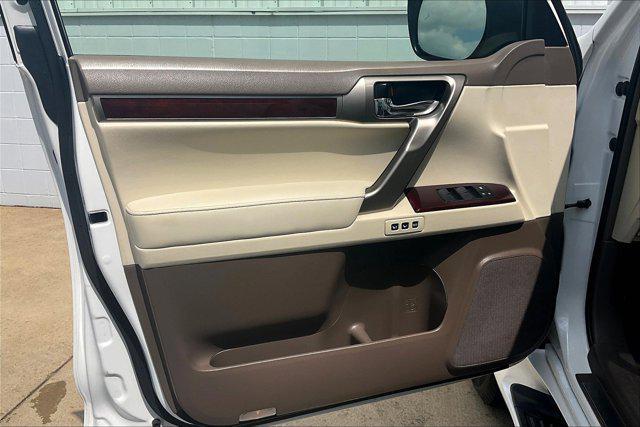 Photo of 2019 Starfire Pearl Lexus GX 460