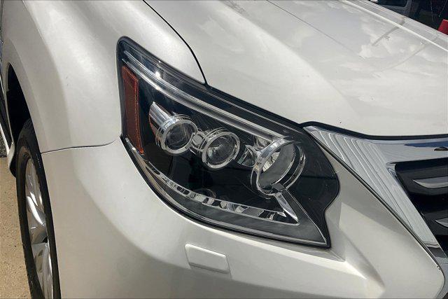 Photo of 2019 Starfire Pearl Lexus GX 460