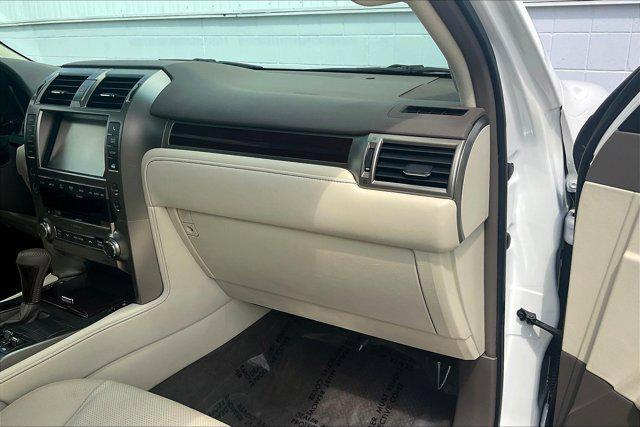 Photo of 2019 Starfire Pearl Lexus GX 460