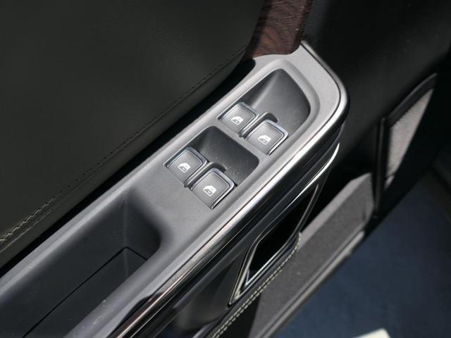 Photo of 2022 Gray Rivian R1T