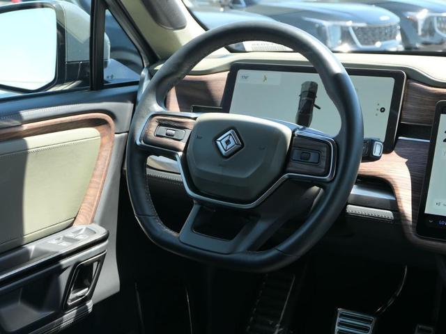 Photo of 2022 Gray Rivian R1T