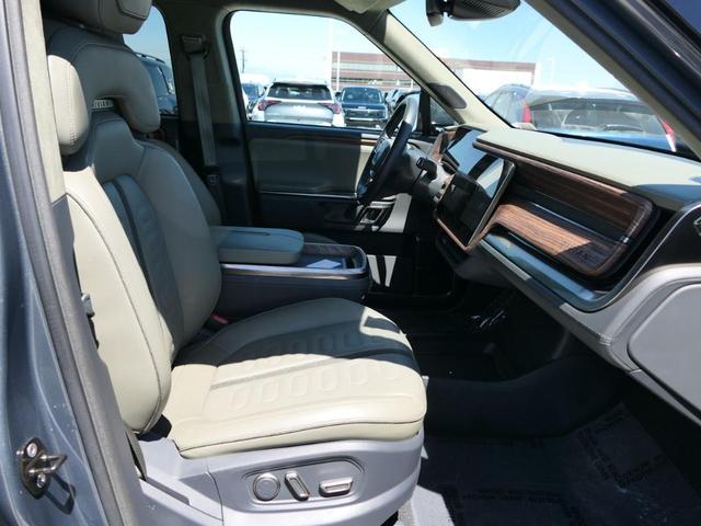 Photo of 2022 Gray Rivian R1T