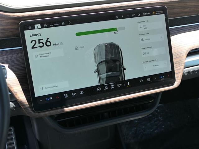 Photo of 2022 Gray Rivian R1T