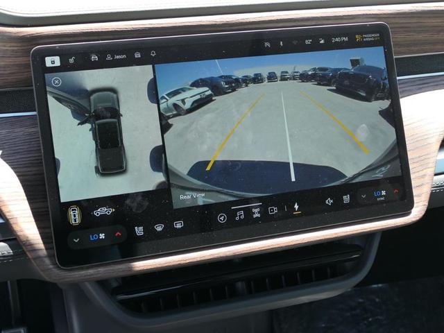 Photo of 2022 Gray Rivian R1T