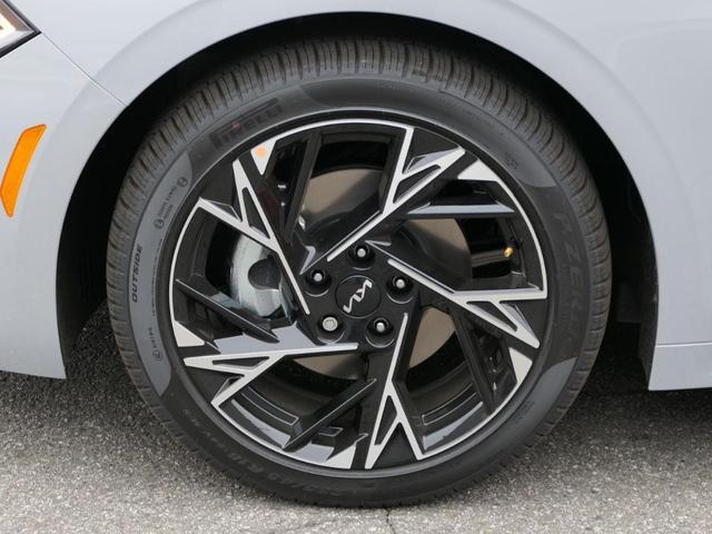 Photo of 2025 Wolf Gray Kia K5