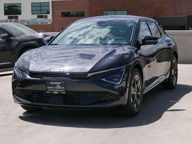 Photo of 2025 Metal Kia EV6