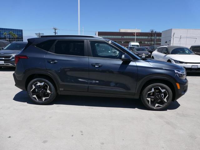 Photo of 2025 Gravity Gray Kia Seltos