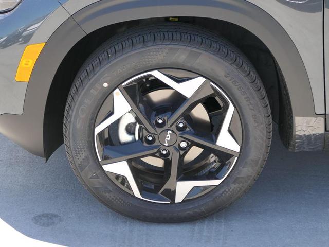 Photo of 2025 Gravity Gray Kia Seltos