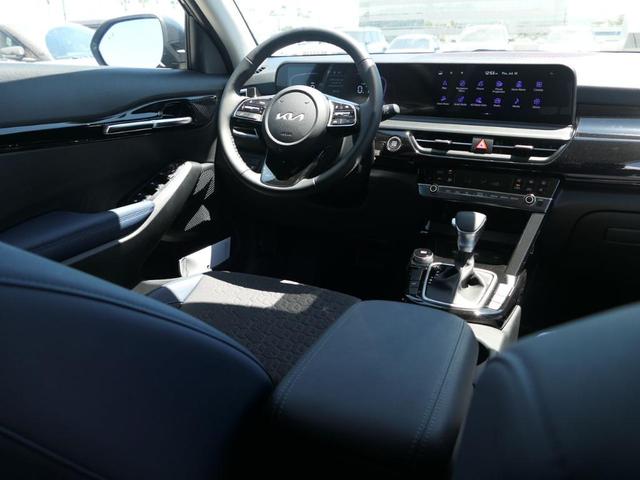 Photo of 2025 Gravity Gray Kia Seltos