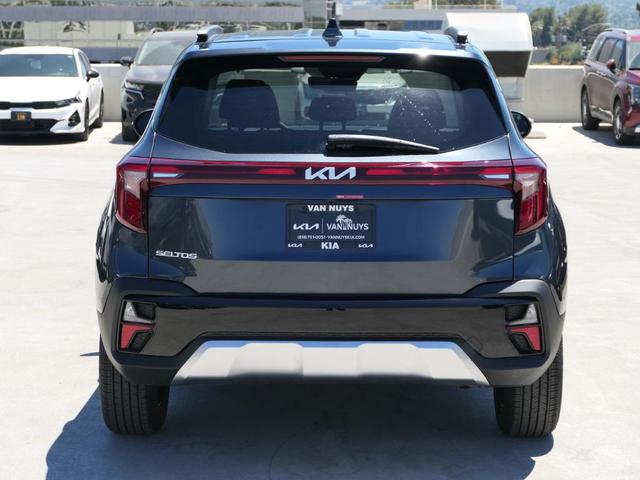 Photo of 2025 Gravity Gray Kia Seltos