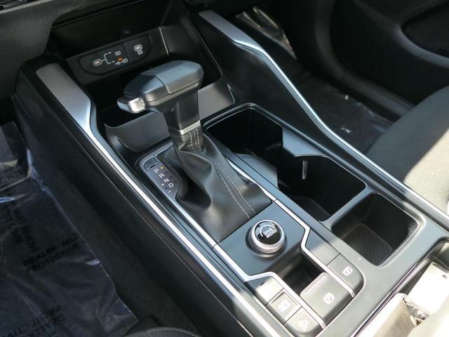 Photo of 2025 Glacial White Pearl Kia Sorento
