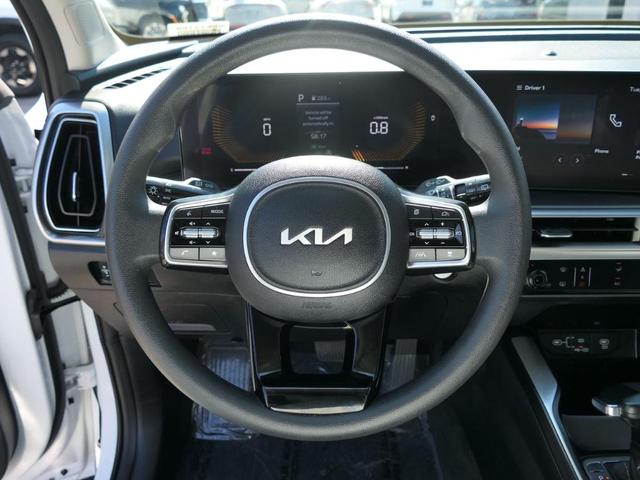 Photo of 2025 Glacial White Pearl Kia Sorento