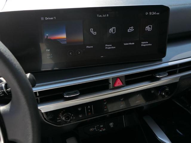 Photo of 2025 Glacial White Pearl Kia Sorento