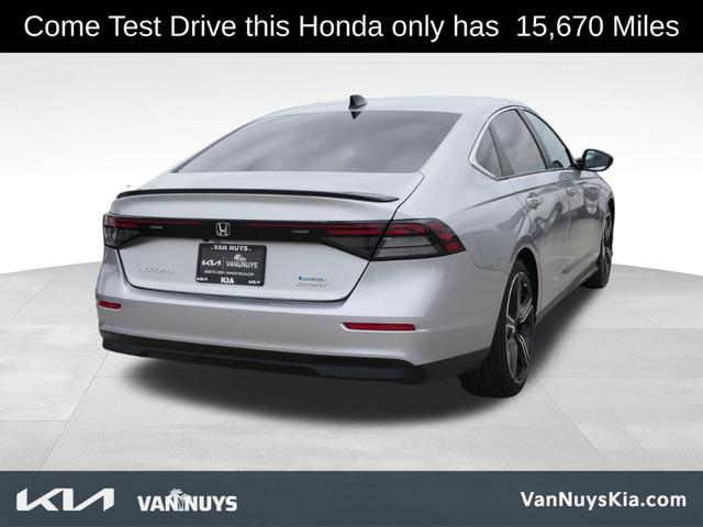 Photo of 2024 Solar Silver Metallic Honda Accord Hybrid