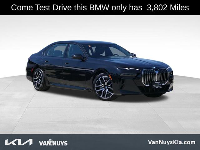 2025 BMW 740