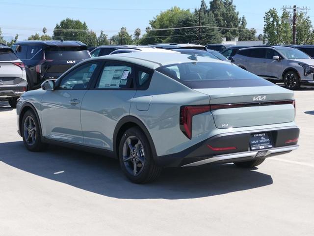 Photo of 2025 Haze Kia K4
