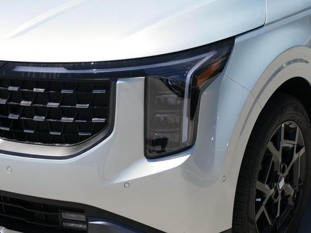 Photo of 2026 Ivory Silver Kia Carnival Hybrid