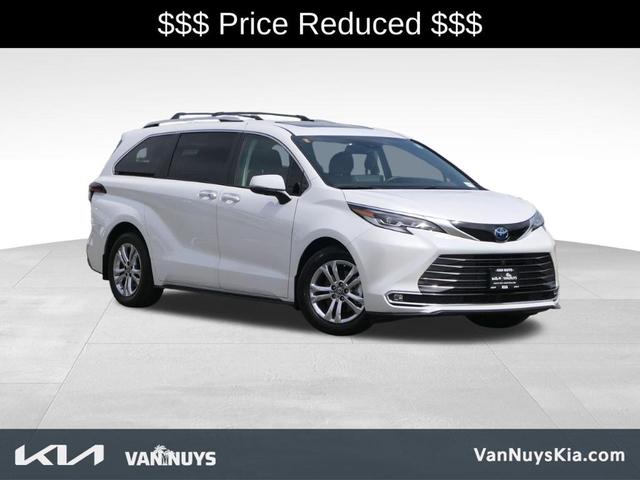 2023 Toyota Sienna