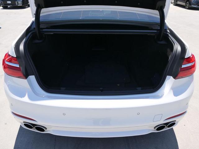 Photo of 2018 White Metallic BMW ALPINA B7