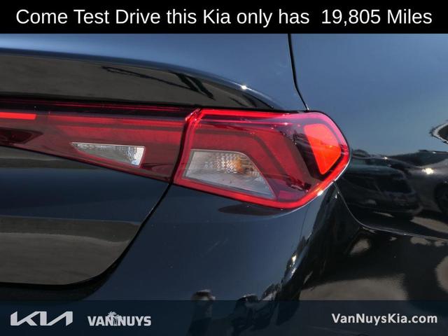 Photo of 2024 Ebony Black Kia K5