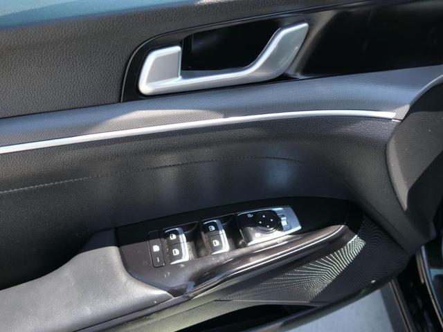 Photo of 2024 Ebony Black Kia K5