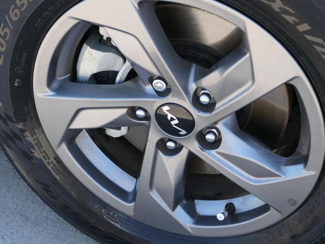 Photo of 2024 Ebony Black Kia K5
