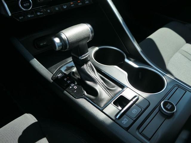 Photo of 2024 Ebony Black Kia K5